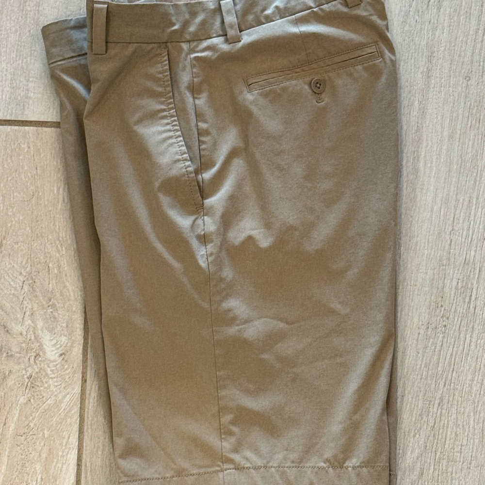 Vineyard Vines Performance Breaker Shorts in Tan